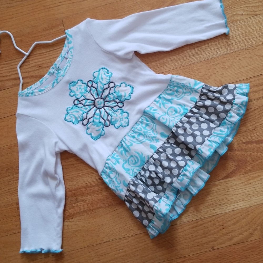 Ann Loren Snowflake Tunic